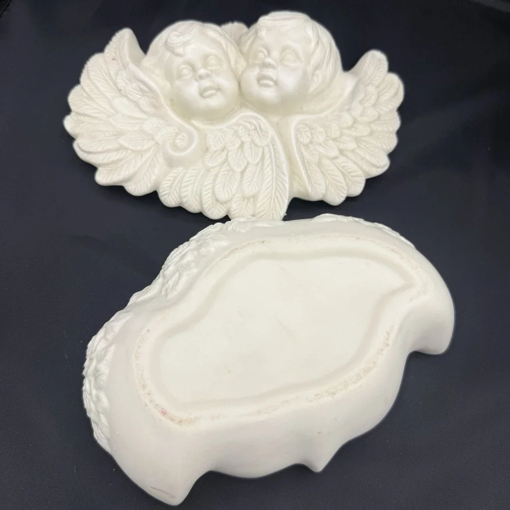 Vintage Angel Cherubs Porcelain Trinket And Jewelry Box Gothic Victorian Style‎